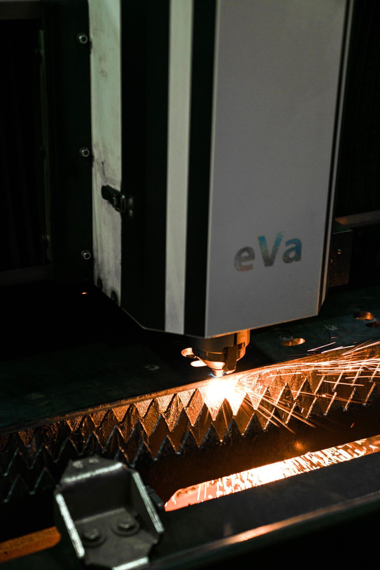 eVa laser